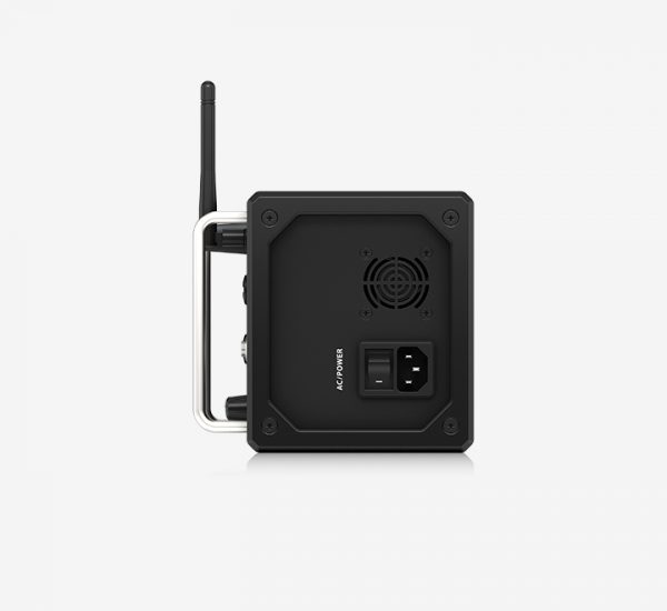BEHRINGER XR18 - Image 4